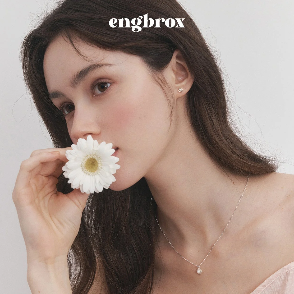 ENGBROXの広告写真